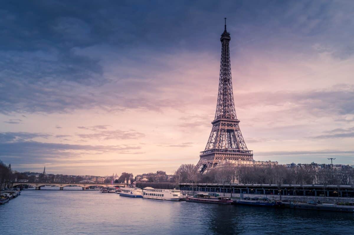 Les bienfaits de la marche à pied pour votre santé à Paris